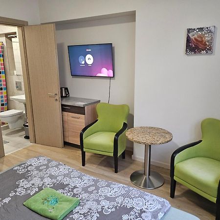 Kauno Apartamentai King Size Bed Kaunas Esterno foto